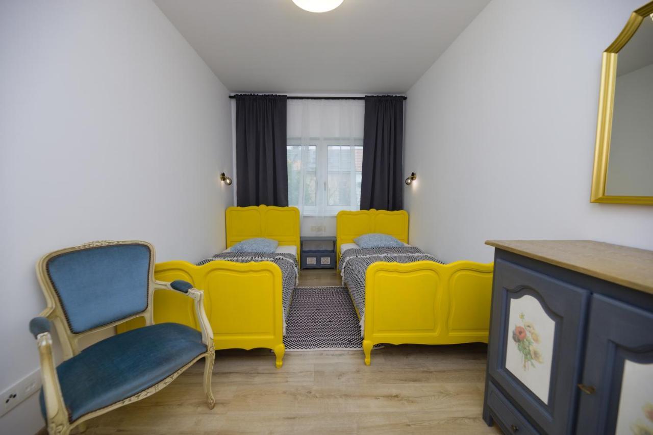 Central Apartment - Folk District Pozsony Kültér fotó
